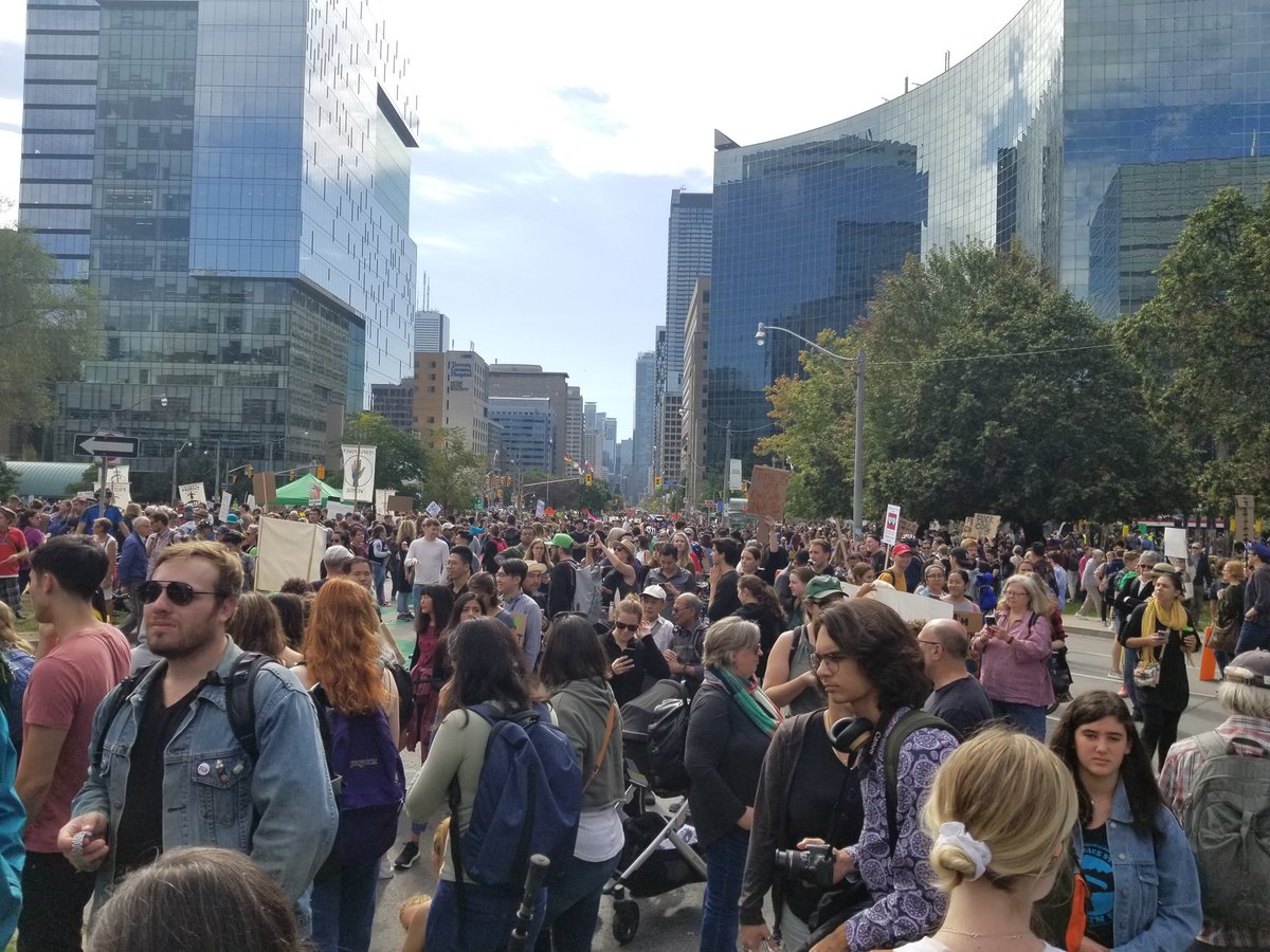 OSSTFtoronto's tweet photo. #OSSTFToronto believes we owe it to the next generation to recognize the #climateemergency! #FridaysForFuture https://t.co/jJ4t1NBt4r