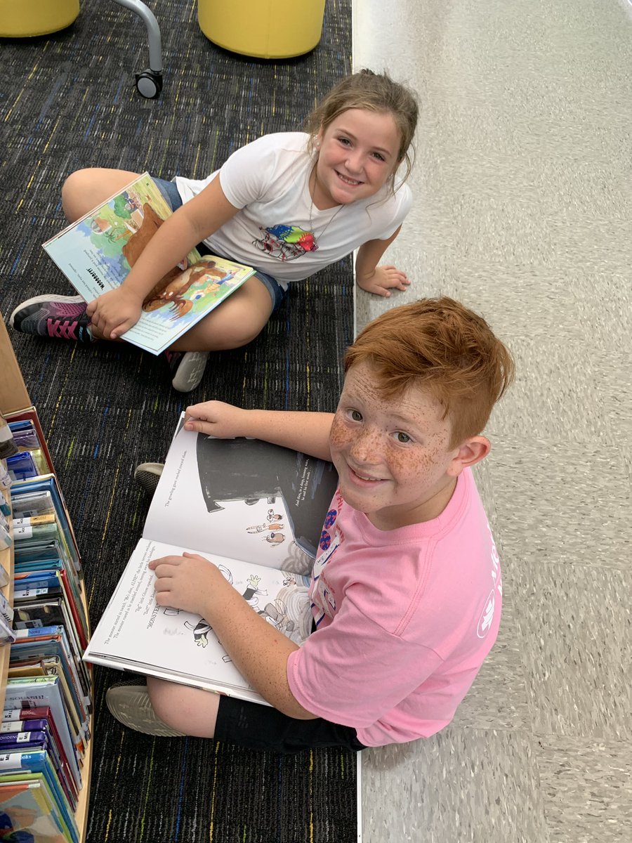vitullor's tweet photo. Silent reading in our new library! https://t.co/4i5oNNz28t