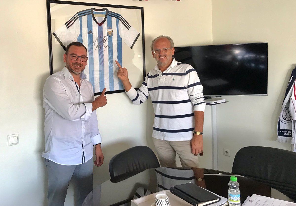 fBertone's tweet photo. Merci @hichamelkhlifi directeur général de @RADIOMARSma et président du CIRAD pour l’accueil et le soutien 👍🏼
Bientôt 🇫🇷✈️🇲🇦 #ProjetStructurant #Sports #Humanity #Maroc
#lavictoireaimeleffort 🔜🥇 https://t.co/1tzIKrYCaU