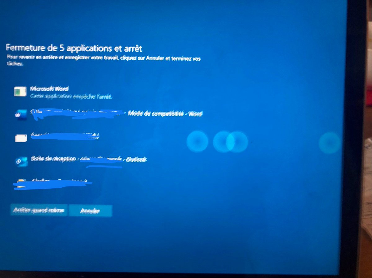 2 ans après après avoir acheté 2 surface book <a href="/microsoftfrance/">Microsoft France</a> <a href="/SurfaceFrance/">Surface France</a>, elles lâchent toutes les 2 avec des clicks "fantômes" sur l'écran tactile. Seule réponse de Microsoft : vous êtes hors garantie alors que le problème est clairement identifié!