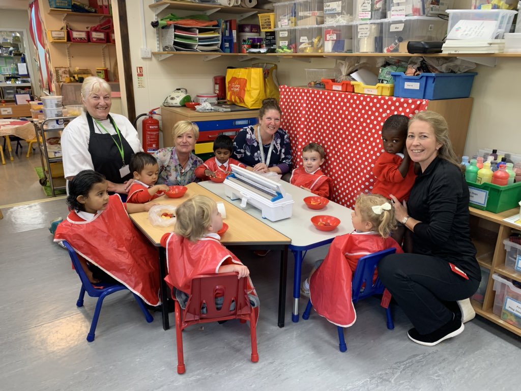 Very much enjoyed my #CognitaGBWD <a href="/DownsendSchool/">Downsend School</a> today. Dancing, singing 🎤 , sleep 💤 coaching and sport...and a salmon lunch. Fab EY healthy lunch prep with Jane Simpson, Jackie, chef Mrs T and HT Vanessa Conlan. #cognitaway