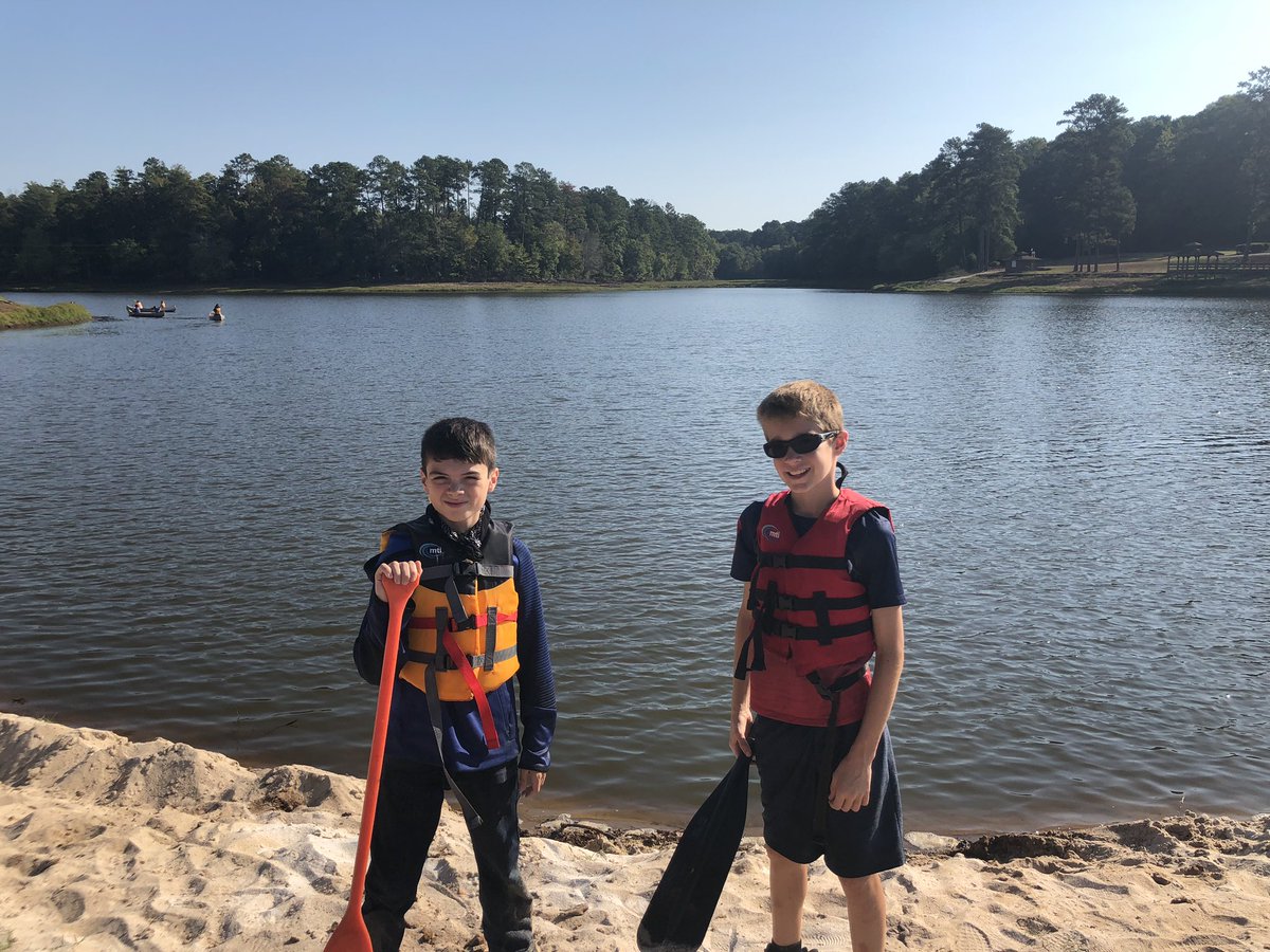 5Dibert5's tweet photo. More canoeing fun! #SHEagle2019
@lorriebearden @summithillhusky https://t.co/g39DEDn08N