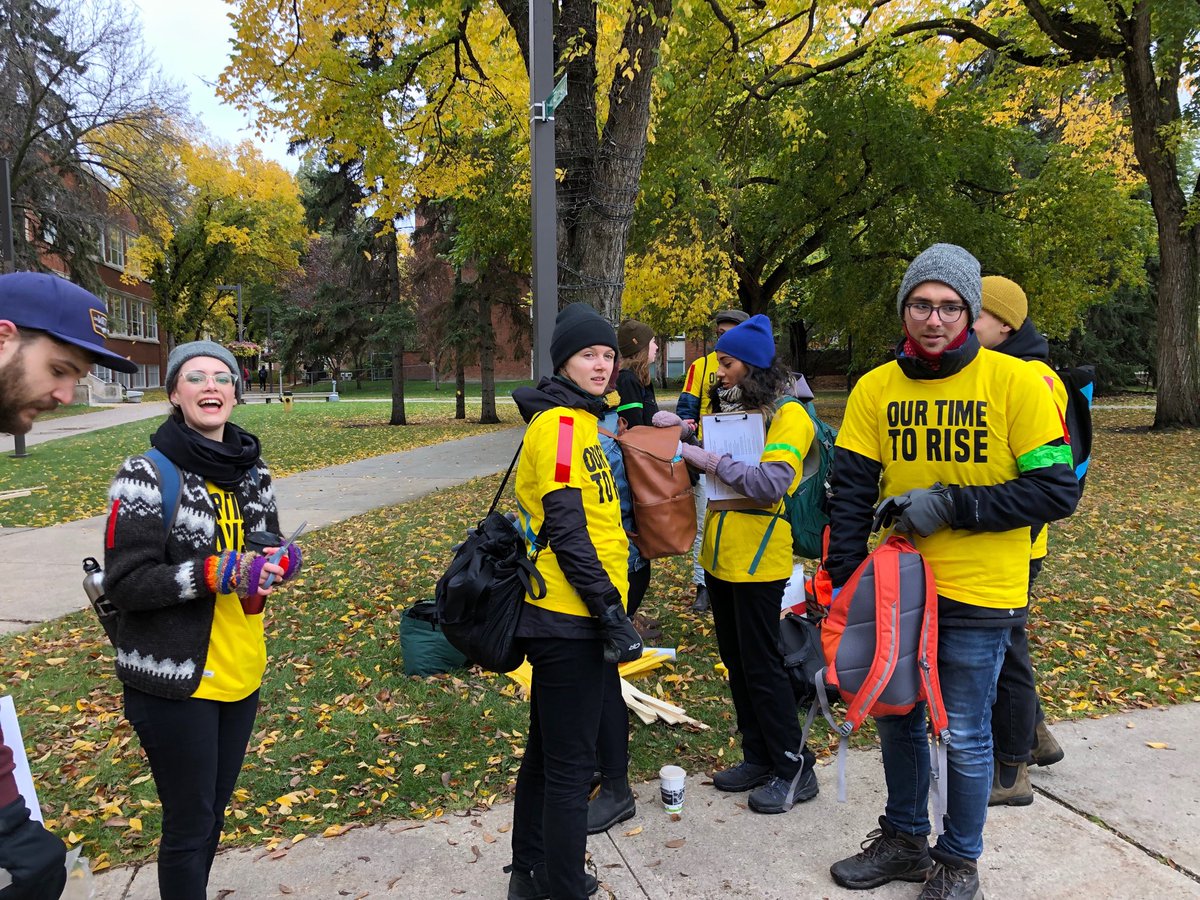Prof_Sheena's tweet photo. #yeg #climatestrikecanada #ClimateStrikeEdmonton #csj #FirefighterBurn firefighters raising money for burn victims. students fighting for the climate. Joining solidarities. #Solidarity ⁦@just_powers⁩ https://t.co/fSGg1OByUA