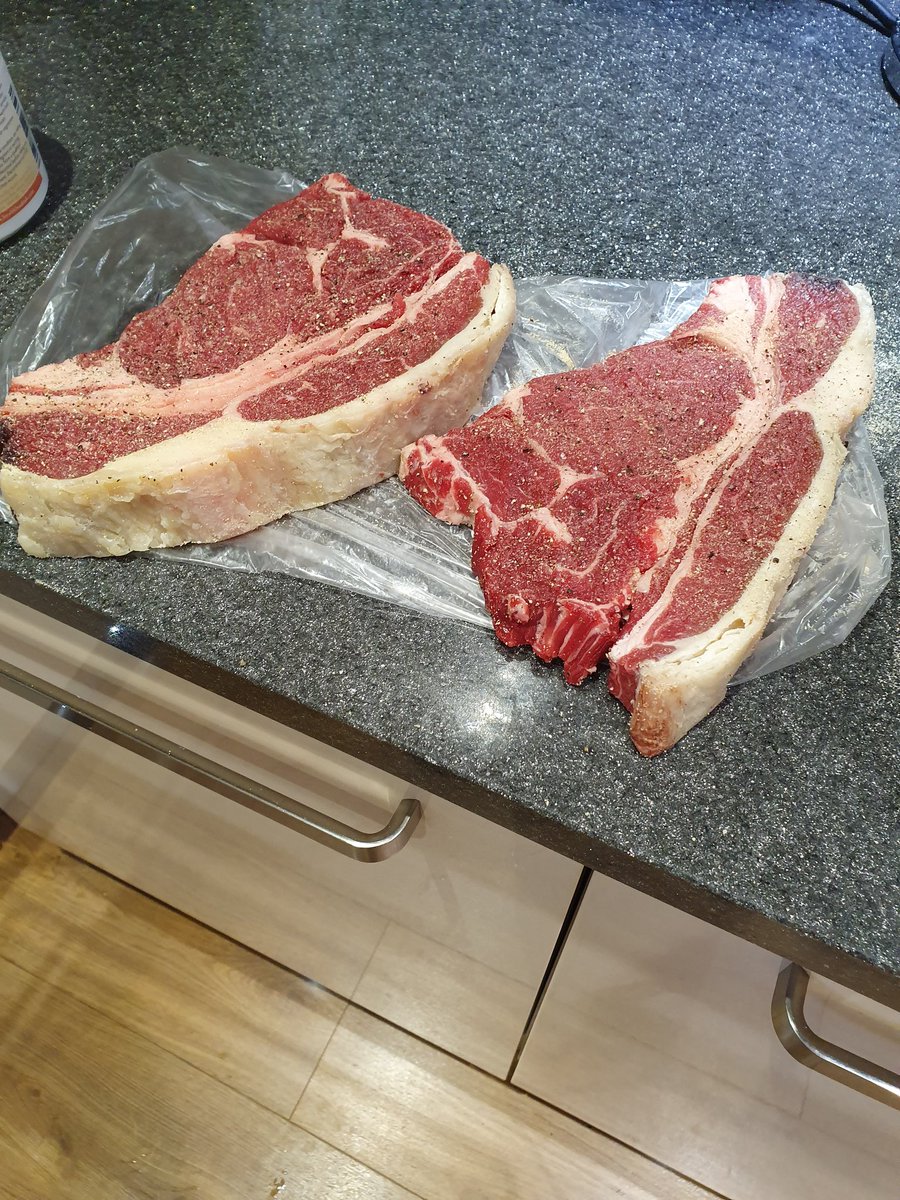 BuyingMyFreedom's tweet photo. Lost 10 kilos in 11 weeks on high fat and low carb diet!!! 💪👍🤗❤🥰
How will I celebrate?
Keep on winning! #keto #ketowin https://t.co/dUHdfMOXMD