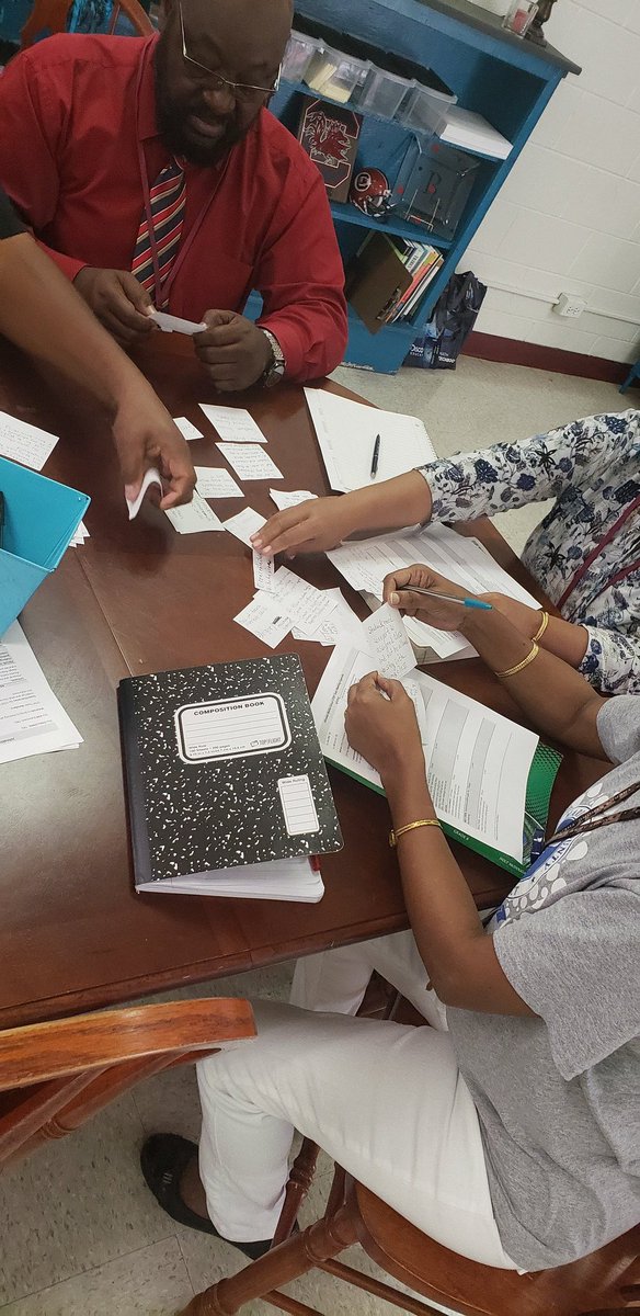 RabonPaula's tweet photo. Johnakin Middle School STEP teams working together to identify an instructional challenge. #JMSSTEPROCKS #INSIGHTED https://t.co/Z92AL8P4YW