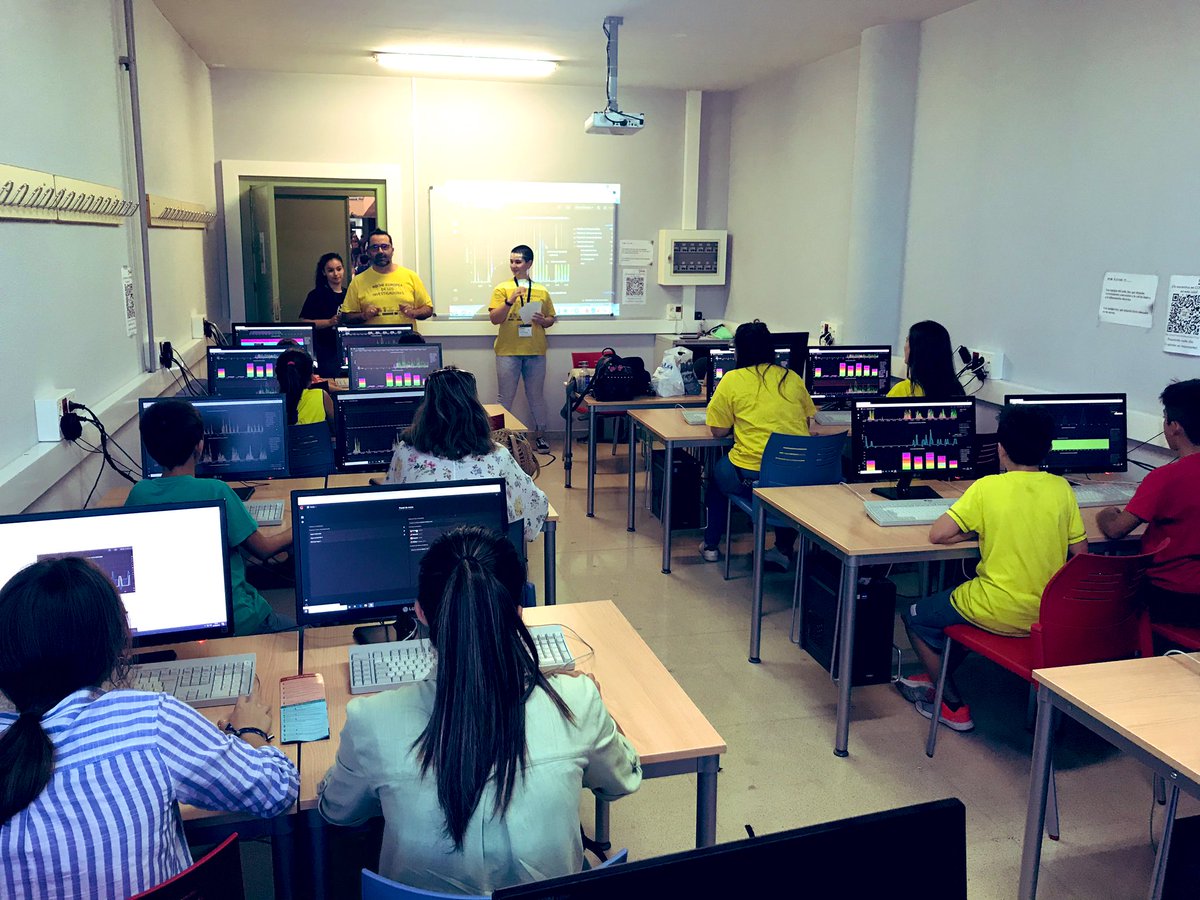 Totemoheda's tweet photo. ¿Es la @EPCC_Unex ECO-Friendly? #SmartPolitech en la #NocheEuropeaInvestigadores por @pablogarguez @ircarrasc @carolinajs01_
@infouex @UExDivulga https://t.co/xbQrIiiZ8f