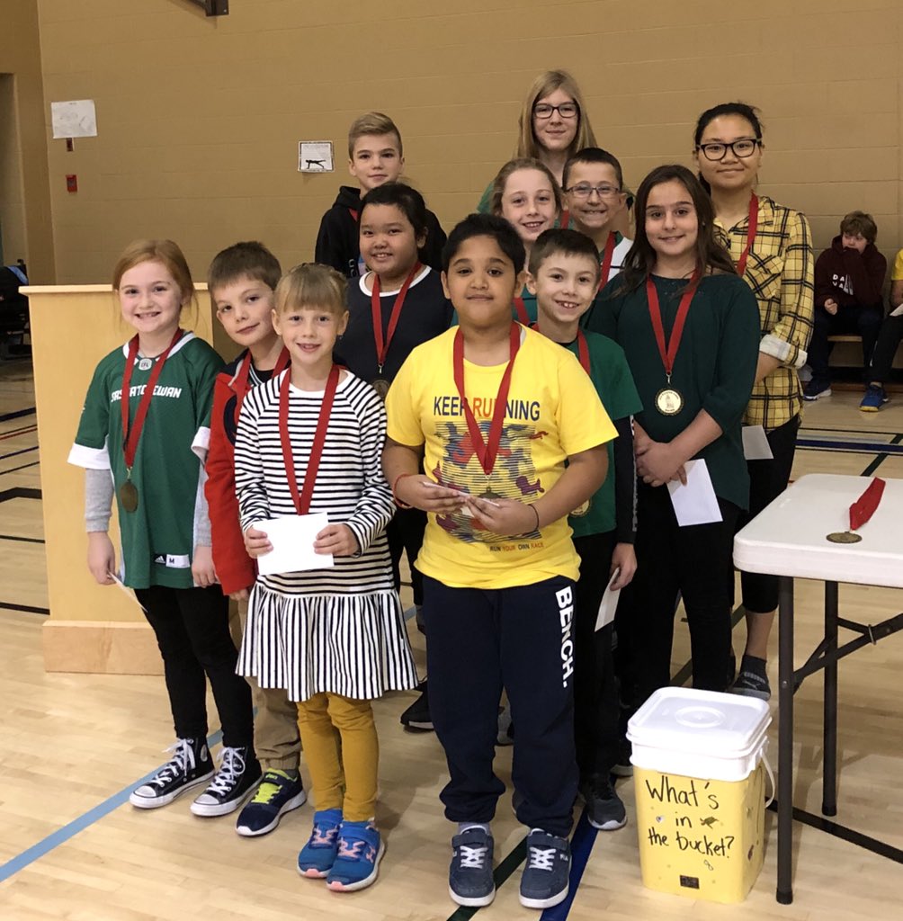 JackMacKenzie_S's tweet photo. Today’s celebration assembly! #effortandkindness awards, science experiment by 7/8 B for our ‘what’s in the bucket’, grade 1/2 perform ‘The Duck Song’, and O Canada in Cree. @RegPublicSchool #greatandgettinggreater https://t.co/2xZtp3qJUi