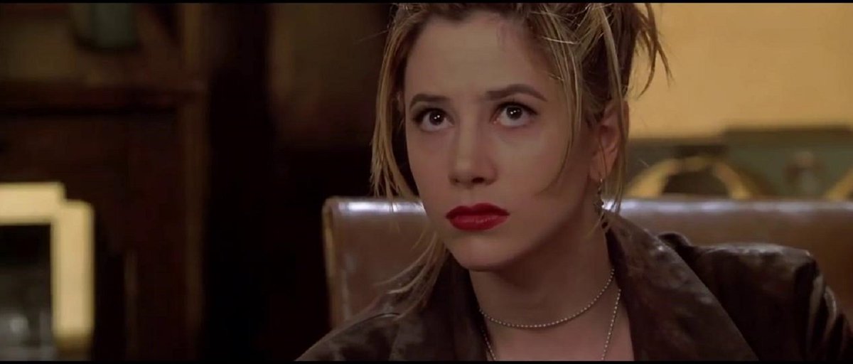 きぬきぬ 9 28はアメリカの女優 ミラ ソルヴィノの誕生日 1967 9 28 Happy Birthday 近作はtv コンドル 狙われたｃｉａ分析官 ガール イン ザ ミラー マイナス21 などなど 画像は ロミーとミッシェルの場合 ミミック