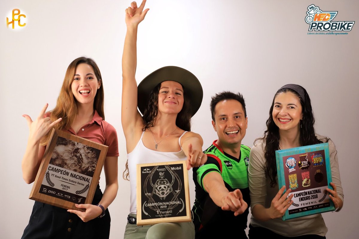 EmprendHEC's tweet photo. 🏆 ¡Lo logró!
🥇 Nuestra coequipera Monica Villalobos se coronó como la TRICAMPEONA Nacional Femenil del MTB Enduro Series en México.
¿Ya conoces #SpeakerHEC?, ¡Conoce más sobre Moni!: https://t.co/FGZ20qO8qX
#Liderazgo #Femenil #Deporte #Emprendimiento con #VidaIntegral https://t.co/QkyD00Rzsk