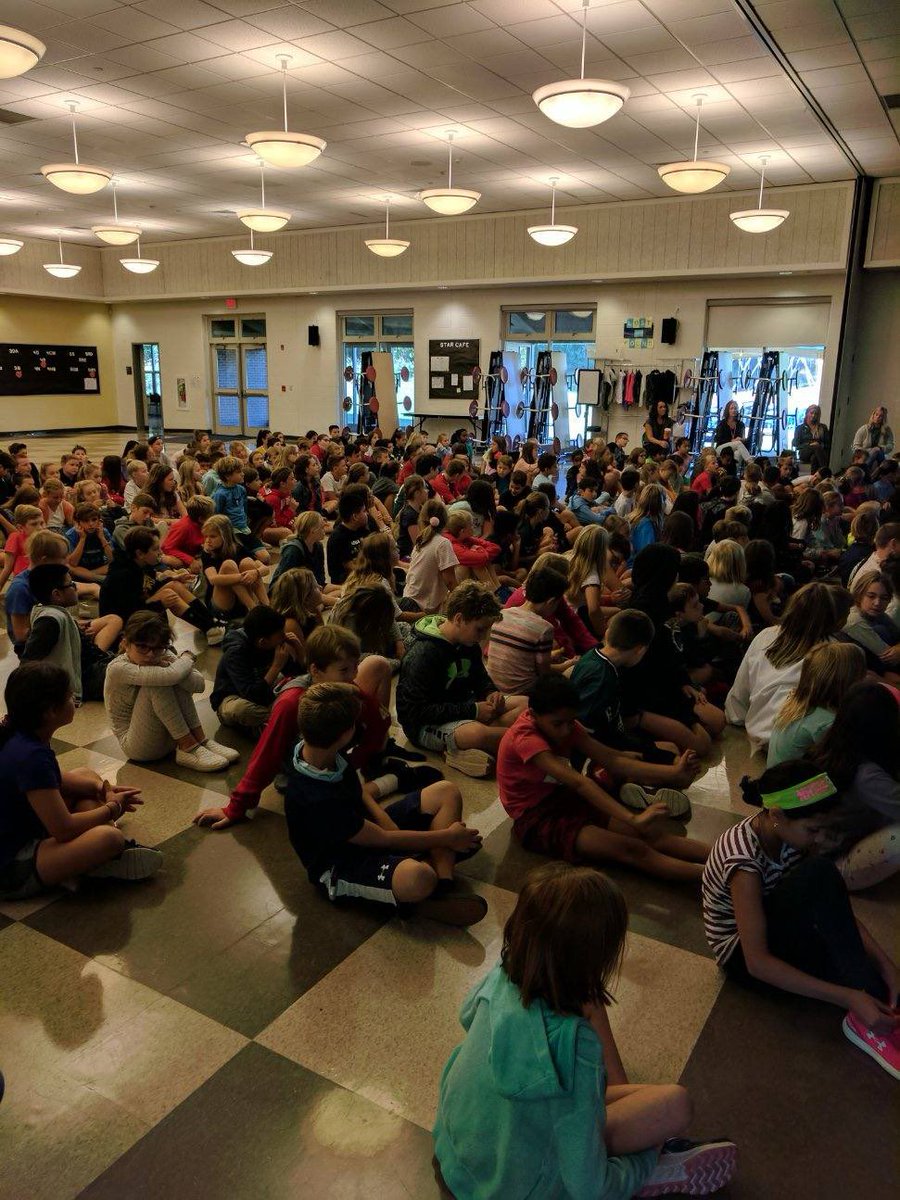 UESLibrary's tweet image. Thank you @mattdelapena for an awesome visit today. The students were inspired by your messages. Thank you @mschwander for organizing. @UESPrincipal