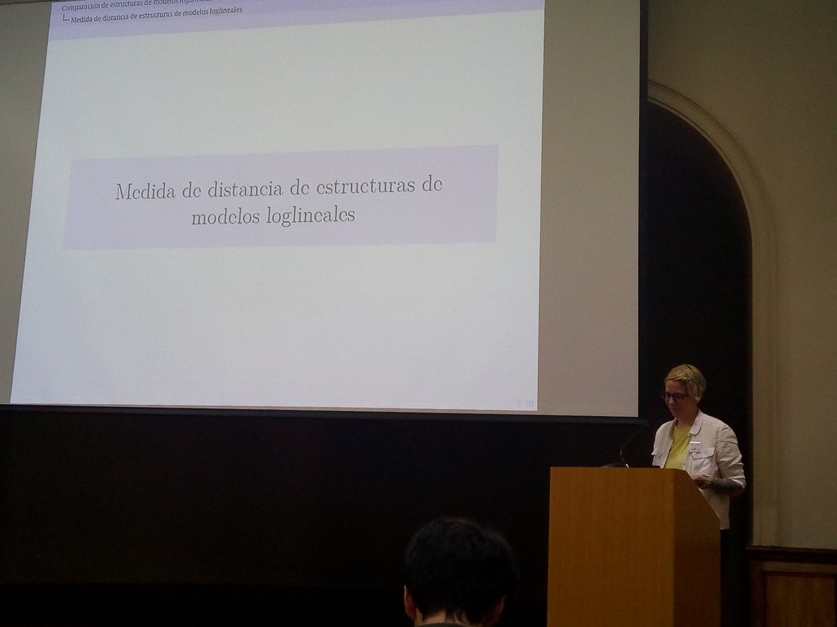 LatinR_Conf's tweet photo. .@superXponential hablando de modelos #loglineales #LatinR2019 https://t.co/ahbt1SuR8J