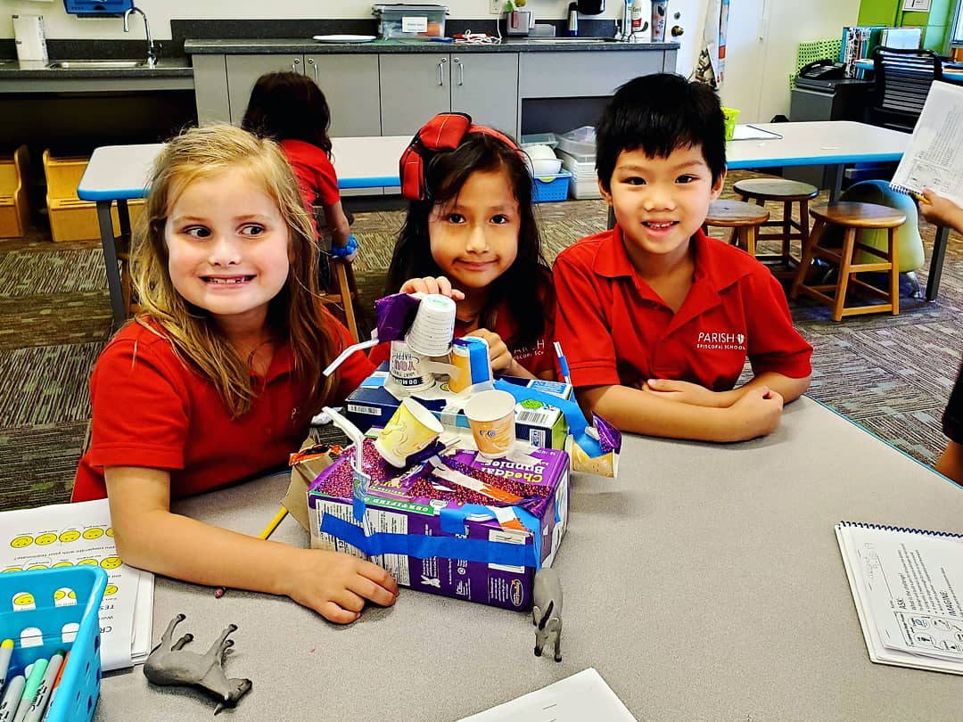 lryanfirst's tweet photo. These amazing engineers collaborated together to design and build a safe pen for Winslow to live in! ❤ Way to go! 🎉 @parishepiscopal @ParishLS @KatyKhenderson @MKSobhani 📖 #parishLSrocks #ParishSTEM #ParishOneReadLS #SavingWinslow https://t.co/GHlLIcOJaD