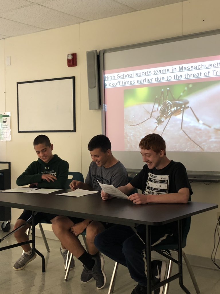 QMS_CurrEvents's tweet photo. We really love it when our students can have a great time performing their live news broadcasts! Have you ever seen so much smiling during a presentation?! Great job to all our gold team students! #qmsrocks https://t.co/5T52ur8c3F