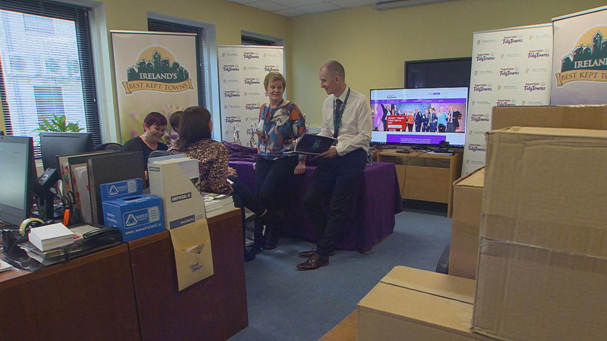 <a href="/KennedyMary/">Mary Kennedy</a> meets the team behind Tidy Towns Ire.  
in Ballina. See how they run the national competition &amp; hear about some of the 800 plus entries hoping to pick up an award on Monday in Dublin. Watch <a href="/RTENationwide/">RTÉ Nationwide</a> 7pm this evening Fri. on <a href="/RTEOne/">RTÉ One</a>  <a href="/rte/">RTÉ</a> <a href="/TidyTownsIre/">Supervalu TidyTowns Competition</a>