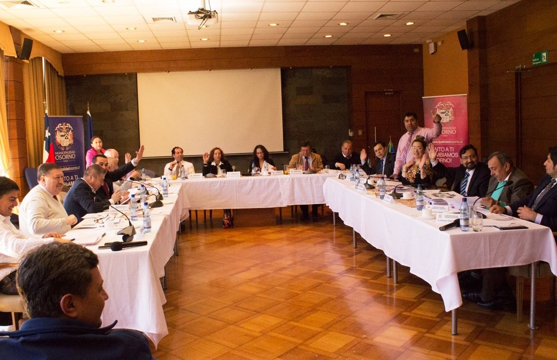MLarrondoC's tweet photo. Como @SSaludOsorno agradecemos al Consejo Regional por haber aprobado fondos para ejecutar el programa contra el cáncer colorrectal, que beneficiará a más de 5 mil usuarios en la provincia de #Osorno, permitiendo optimizar recursos mediante medicina preventiva y no correctiva. https://t.co/Mzd2vjmOBv