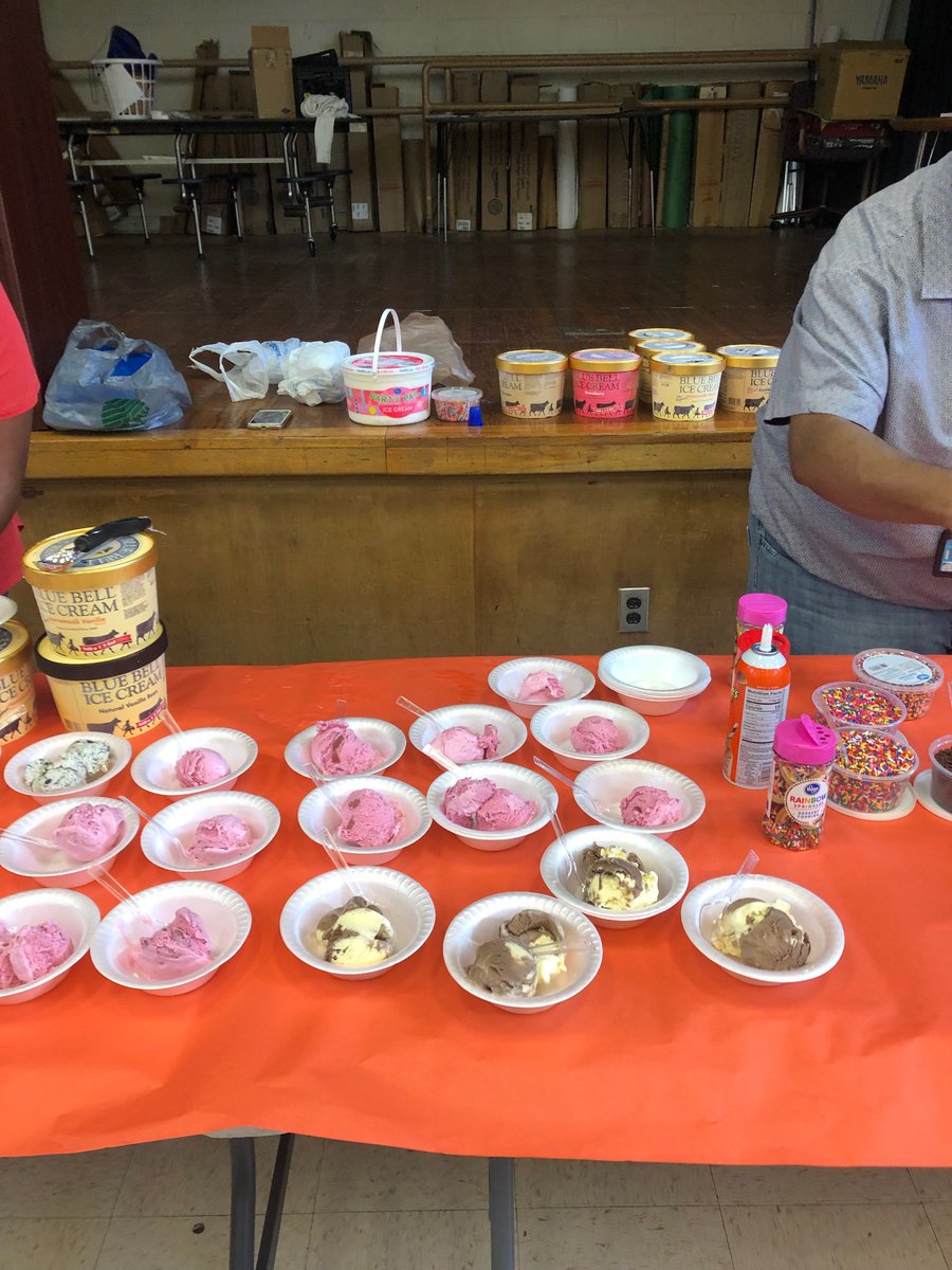 billups_travis's tweet photo. @FCES_Eagles 
Getting ready for our monthly incentive ICE CREAM SOCIAL🍨🍦 https://t.co/2tRCp3GTmK