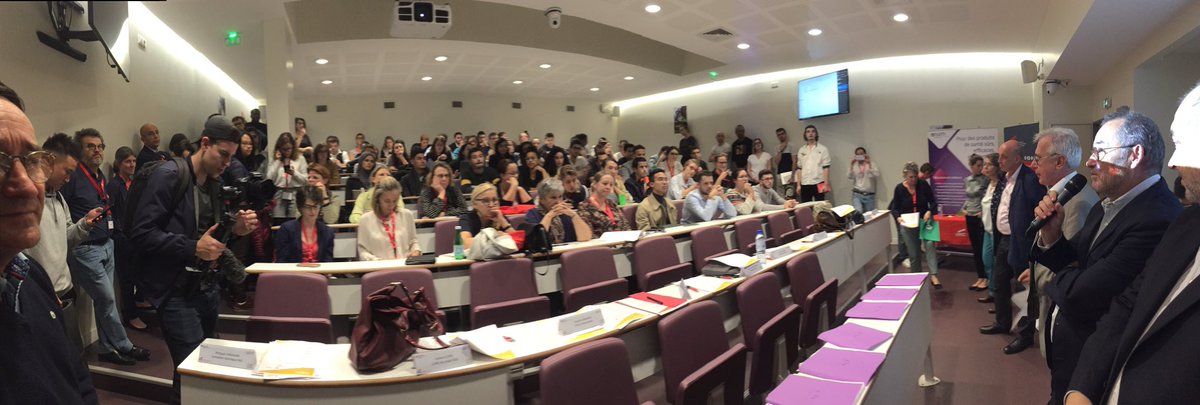 Etalab's tweet photo. 💊 Plein de vraies bonnes idées pour exploiter les données afin de réduire les erreurs médicamenteuses au #hackathon_eMed !
Bravo aux lauréats, à l’@ansm, à tous les participants et merci pour la santé publique et l’efficacité de l’Etat ! 👏🏻 https://t.co/XMmaakcLy7