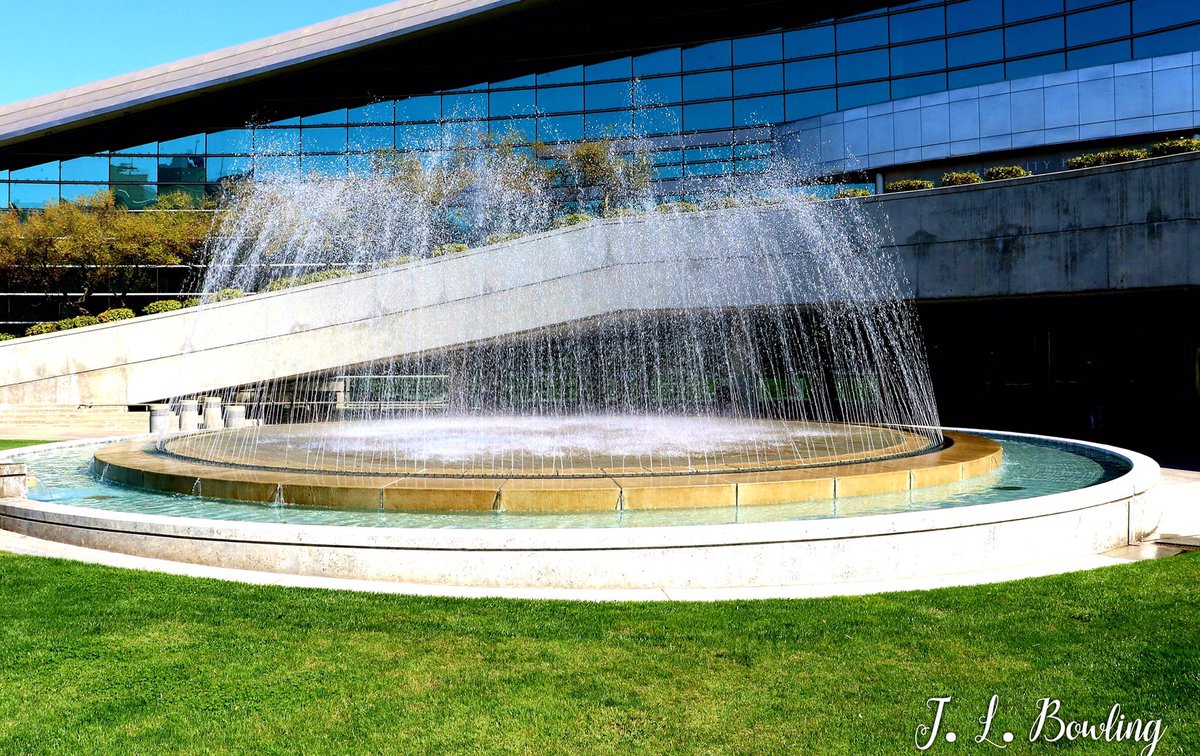 Thank you to J. L. Bowling for the photo. If you have pictures of or with me tag me in your tweets. I’d love to see them ⛲️