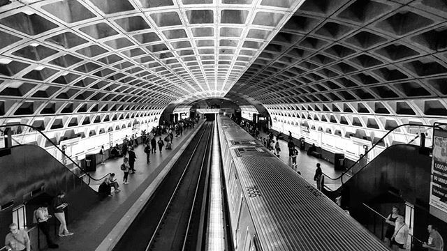 brutalistdc's tweet photo. Vanishing into the weekend
#BrutalistDC
#Weese #Weesetagram
#brutal_architecture #brutal #Brutalism #betonbrut #beige #concrete #Heroic #buildings_of_dc #fotoweekdc #igdc #acreativedc #concretelovers #architecture #exposeddc #walkwithlocals #shadowhun… https://t.co/1nG1SOBEd4 https://t.co/V7dtI9zJyn