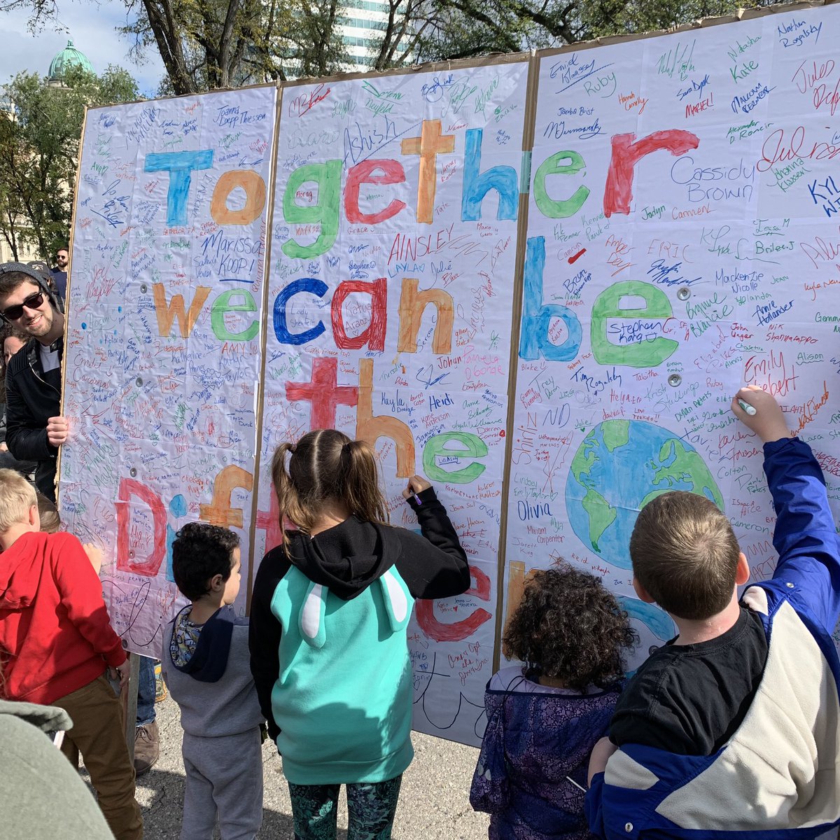 cpawsmb's tweet photo. Together we CAN be the difference. #ClimateStrike #ClimateStrikeWinnipeg #MBClimateStrike #ClimateAction https://t.co/kiDLgmDQbq