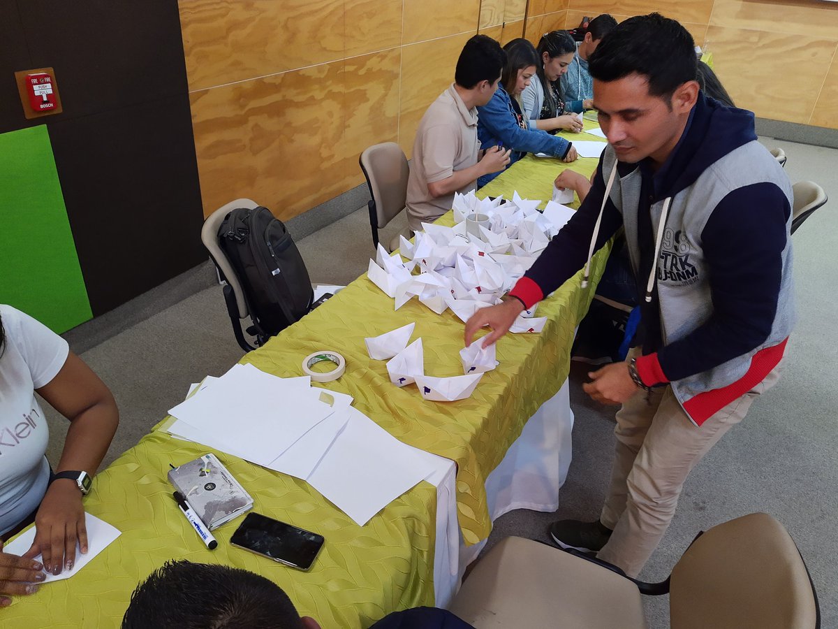 varestrepof's tweet photo. En formación de agilismo con los compañeros de @DigitalSchoolCO, participando con el corazón y representación de @CeibaSoftware https://t.co/gffV8g0MB8