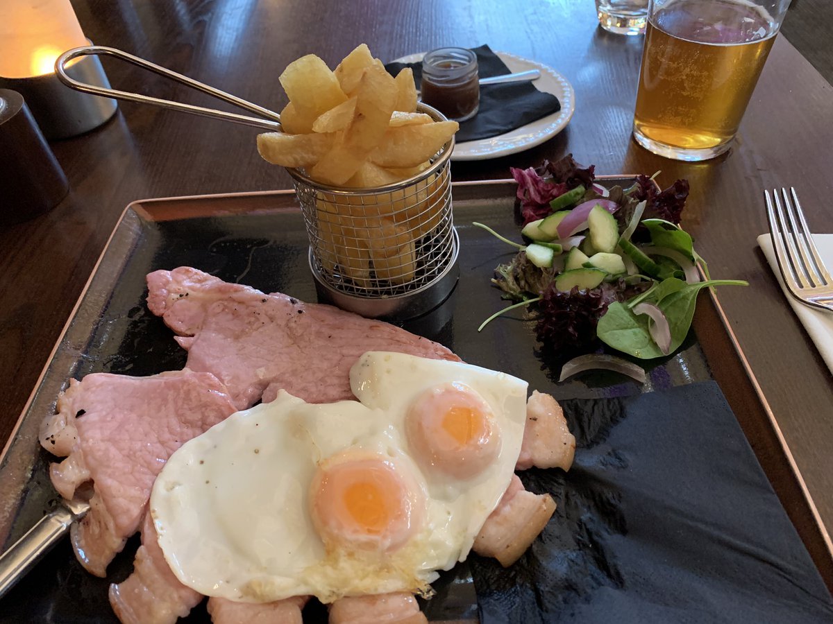 DavidWilding271's tweet image. Time for a spot of pub #diningwithdavid - I’m expecting my #soulmate @arkyairedale to arrive shortly ❤️