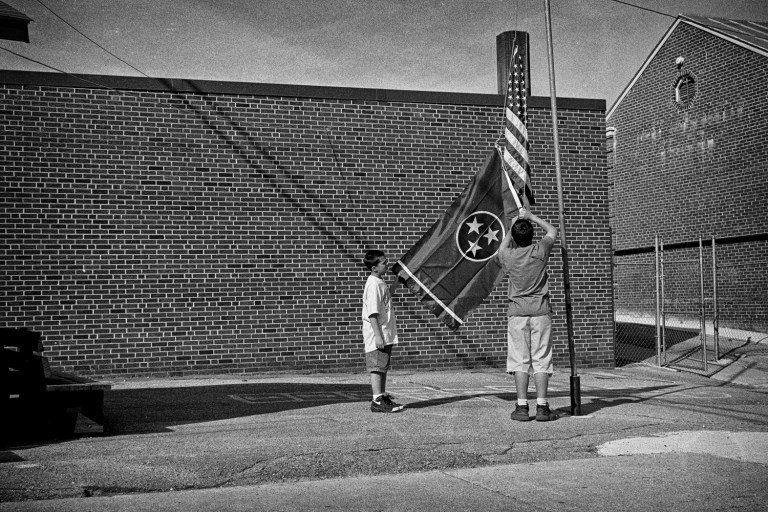 UTKnoxville's tweet image. For more than 25 years, Professor Rob Heller and his photojournalism students have documented life in the small town of LaFollette, Tenn. A new website chronicles the history and the work of the 'Eyes on LaFollette' project: news.utk.edu/2019/09/24/new…