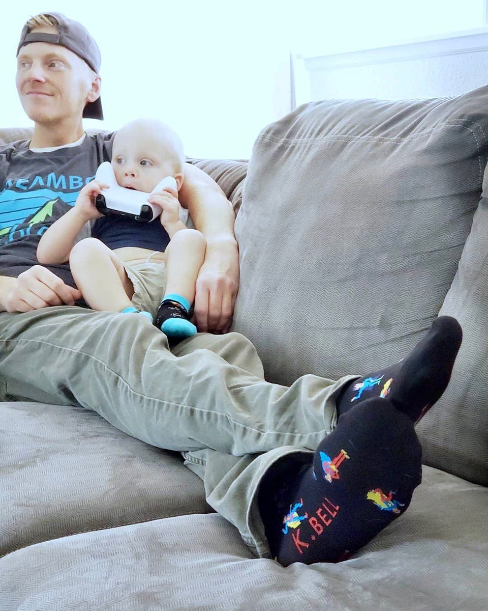 kbellsocks's tweet photo. ๐ Spotted: Super-dad with super-son ๐จโ๐ค
#kbellsocks #funfashionalways
๐ธ: @amodernwreck
.
.
#kbsocks #funfashion #funsocks #socksoftheday #superhero #superherosocks #fathersday #dadsday #friday #happyfriday #fridayvibes #cuddles #cuddleswithdad #cuddleswithdaddy #snugglebuddy https://t.co/QxRnPJm0CZ
