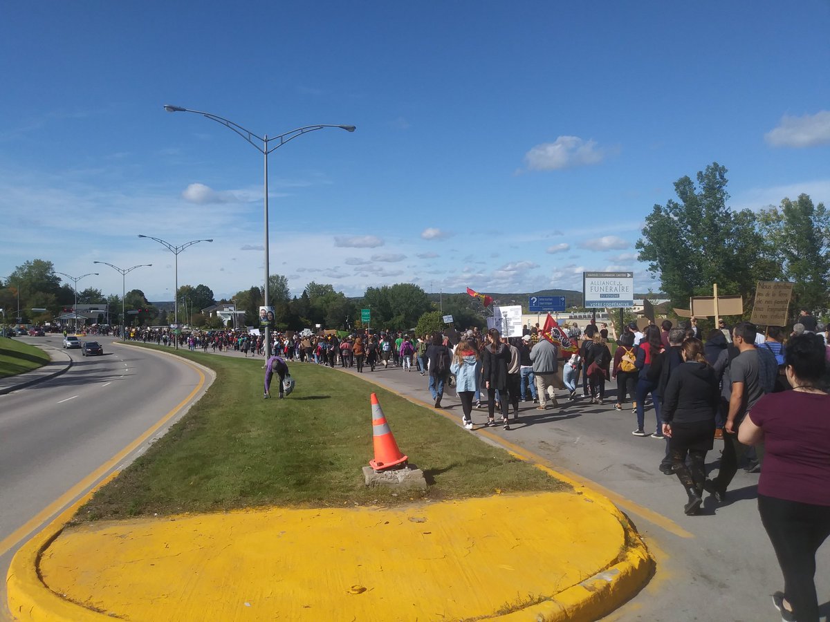 Plus de 1000 personnes à la #MarchePourLeClimat à #Chicoutimi #climat