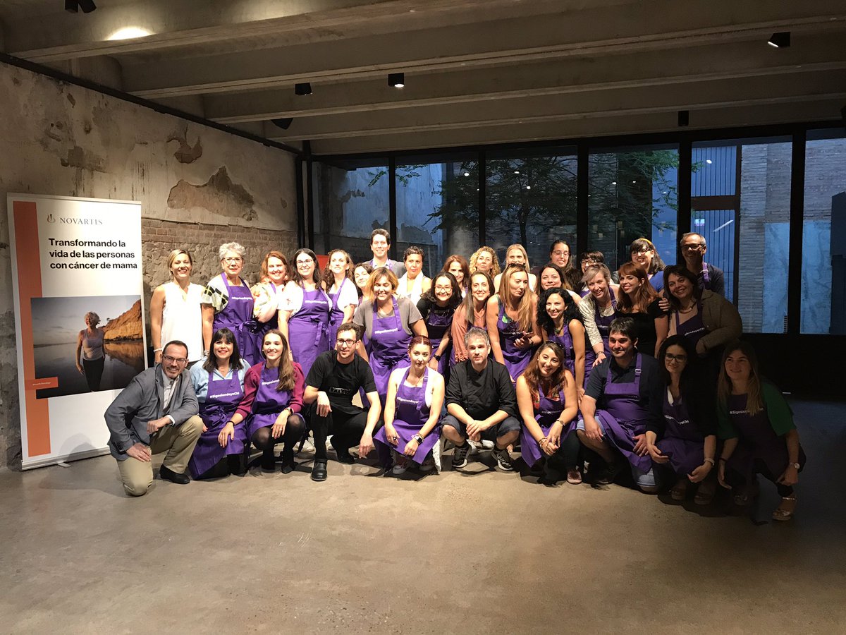 La nutricionista <a href="/CarlaNot_DN/">Carla Not</a> explica a las asistentes de #sigosiendoyoCM las pautas de una alimentación saludable para prevenir el cáncer. Con el taller clausuramos este bonito evento dedicado a las pacientes de #cancerdemama Gracias a tod@s por participar! #Reimaginarelcancer