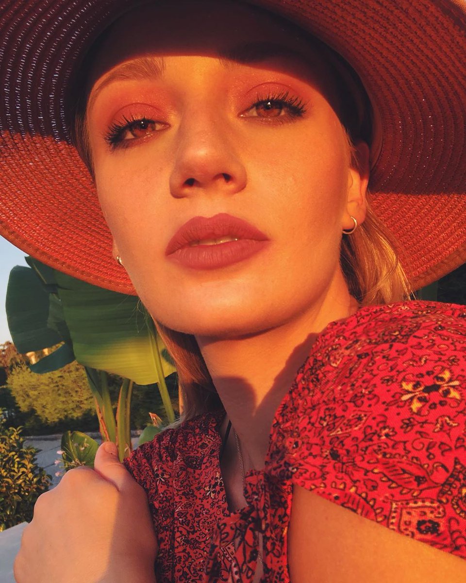 Nesin sen, en güzellik falan mı  ? 👼 #GizemKaraca