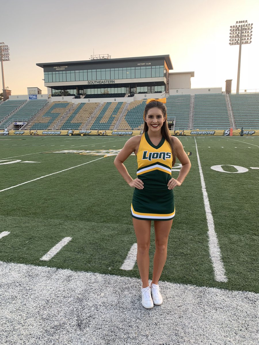 Congrats to one of our second years <a href="/lexiegregory_/">Lexie Gregory</a> for getting accepted  into nursing school! We are so proud of you and all of your hard work!💚💛