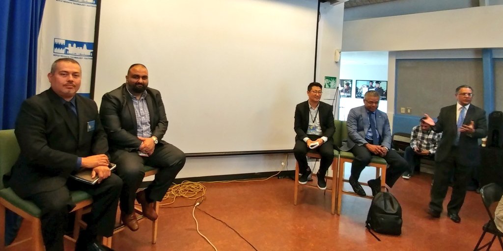 _jcorral's tweet photo. I participated in the Community Collaborating to Reconnect Youth #CCRY meeting today at the Boyle Heights Technology Youth Center. Convenings such as this allow Community, City and County leaders to work across systems to reconnect youth to education and career pathways. @LAEWDD https://t.co/ya7Y7j5cCm