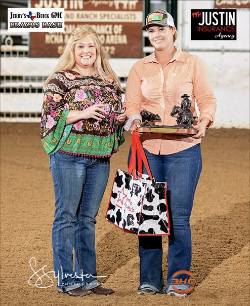 PHorseCentral's tweet photo. Julie Jarma had a great day at the #BrazosBash claiming the Non Pro Classic Championship aboard Blackish with a 222.5 collecting $15K and then also was Reserve & Gelding Champ aboard Hott Heels. Congrats to Julie on a great show! Tks S. Sylvester Photography & Justin Insurance https://t.co/pGWdISkaZb