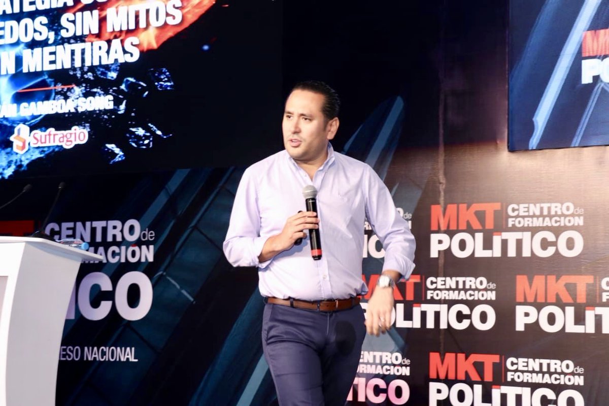 Gran conferencia de <a href="/IvanGamboaSong/">Iván Gamboa Song</a>  en nuestro Congreso Nacional de Marketing Político #8CNMP