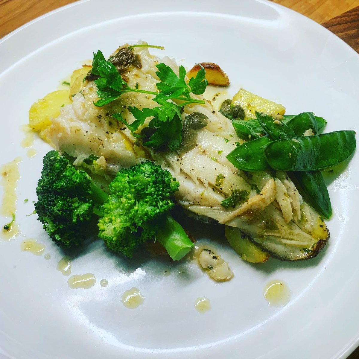 Stunning! So simple so tasty check out our insta for the recipe #fishdish #eatmorefish #cod #capers #lemon #parsley #butter #foodie #foodiefam #rt #plsrt #plsfollow