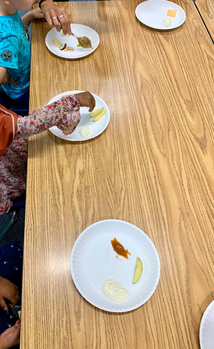 LionPrideVPI's tweet photo. Celebrated Johnny Appleseed by tasting different apples, making apple prints, &amp; making applesauce w/ our Mini MIPA friends! @longbranch_es @APS_EarlyChild https://t.co/vR1spT1cSX
