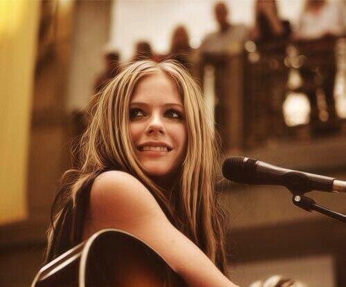 batchstuff's tweet image. Thank to you @AvrilLavigne &amp;amp; your music for making me of who I am. You are real angel 👼🏼💛#HappyBirthdayAvrilLavigne from Poland.