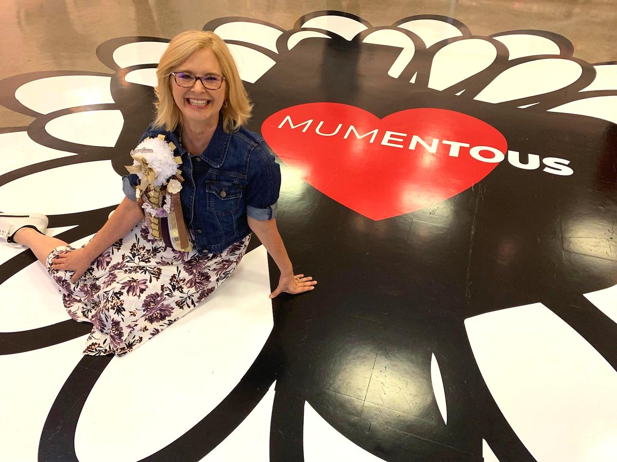 arlingtonmuseum's tweet photo. MUMENTOUS is officially open! We are so proud of Amy J. Schultz for creating such a beautiful visual love letter to this Texas tradition and we can't wait for y'all to see it. https://t.co/dWnH0hmVJX