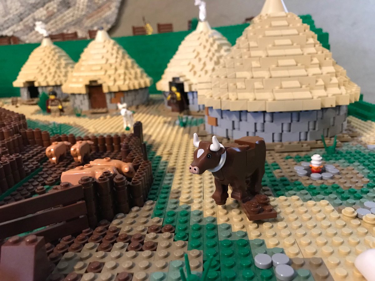 BUOsteo's tweet photo. Out and about today with our new MSc Bioarchaeology #bonegeeks and @Durotrigesdig thinking about people and animals and their lives, landscapes, deaths and deposition. Also... LEGO DANEBURY @AndoverMuseum ‘Iron Age is awesome 🎶🎵’ https://t.co/LnAn5dwETM