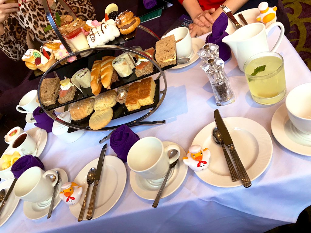 kingmartinj's tweet photo. Great to be back at @Evergladeshotel today with @Derryvisitor where the  @kingofheartball was first held. Truly Five Star Hospitality as always! Inspiring to hear about the fantastic events in the coming 12 months. Highly recommend getting in touch to get a tour of the facilities https://t.co/2cQwTaQDZw