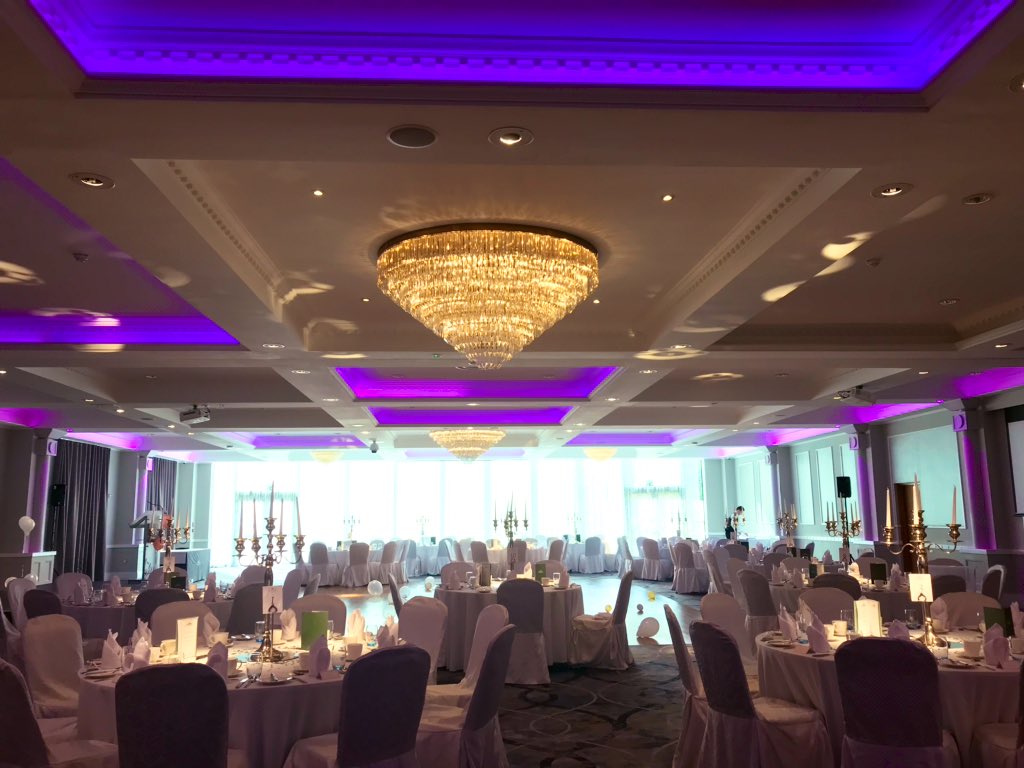 kingmartinj's tweet photo. Great to be back at @Evergladeshotel today with @Derryvisitor where the  @kingofheartball was first held. Truly Five Star Hospitality as always! Inspiring to hear about the fantastic events in the coming 12 months. Highly recommend getting in touch to get a tour of the facilities https://t.co/2cQwTaQDZw
