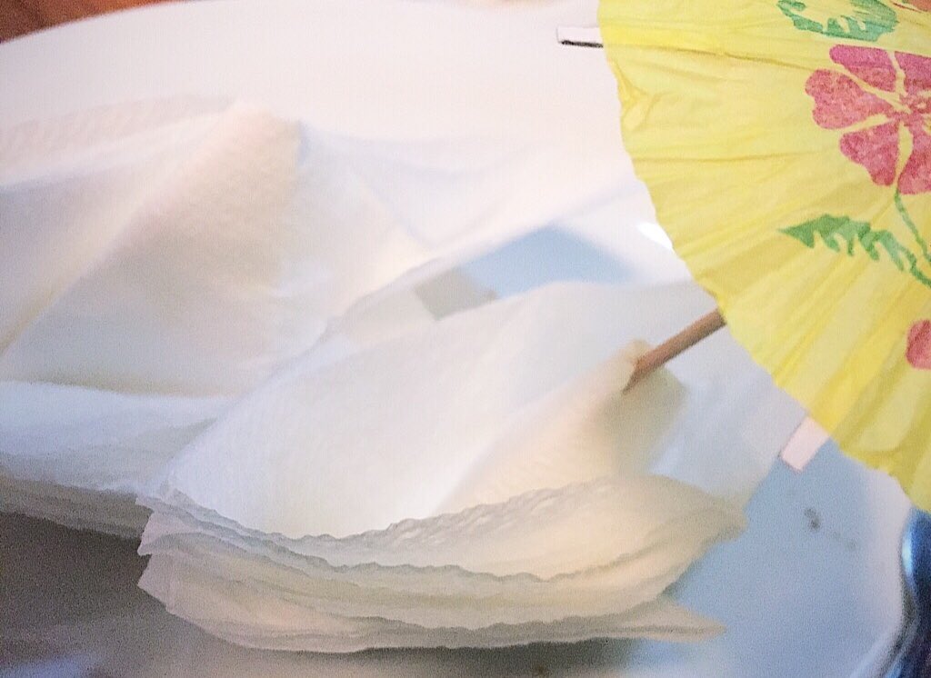faatimah_05's tweet photo. You can stand under my umbrella.
You can stand under my umbrella.
Ella Ella Ella eh eh eh. 😌😂
#calistos https://t.co/Ler5BD3JH8