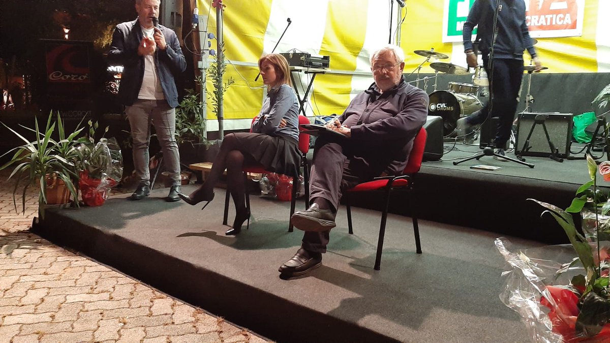 PPBaretta's tweet photo. A #Mira è iniziato l'incontro della Festa de L'Unità: passione, partecipazione e dialogo con i militanti del @pdnetwork https://t.co/2fv7xxRcKX