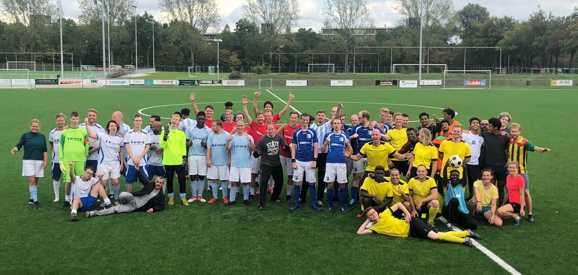 De 1e editie van de Dien je Stad Voetbalcup is een feit! Zeven jongerenteams hebben vanmiddag gestreden om de felbegeerde beker! Jongeren uit de jeugdzorg, gehandicaptenzorg, relaties, Eritrese jongens🏆een kerknetwerk en vriendengroep deden mee.
#jongeren #omziennaarelkaar #Ede