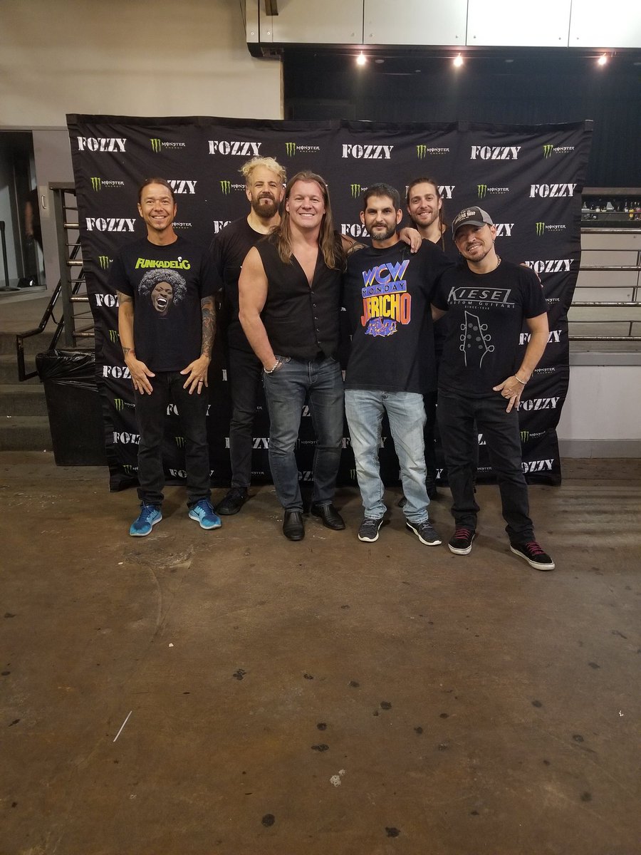 Yesterday I met the GOAT @IAmJericho Something I've waited for since 1996..and one of my Idols I also FINALLY got to see the greatest Rock band on EARTH @FOZZYROCK something I've been wanting to do since they debuted #chrisjericho #Fozzy #GodsofRock #GOAT #AEW you guys are GODs