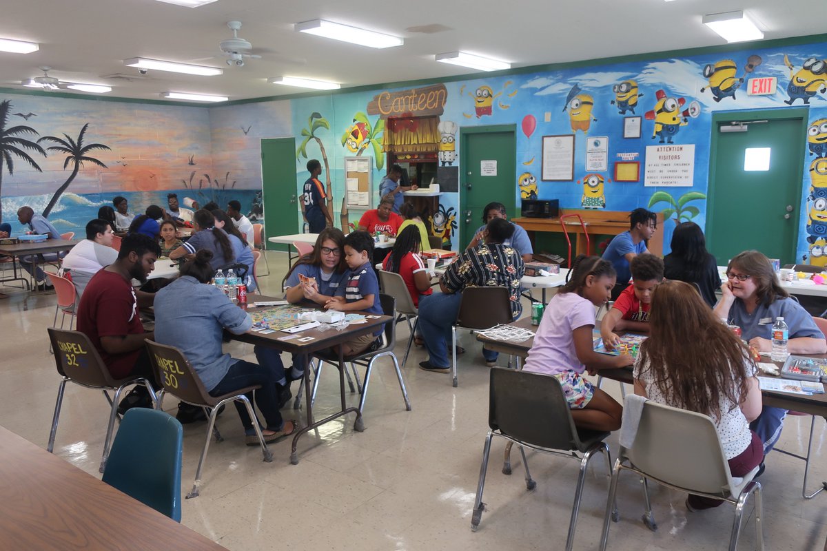KidsOfInmates's tweet photo. Here’s what our bonding visits look like.
For 10+ years, we’ve been taking children to visit their incarcerated parents in Florida correctional institutions.
We’ve re-introduced hundreds of kids to their moms and dads and helped establish lasting bonds among them. https://t.co/ZE86H1eK3o