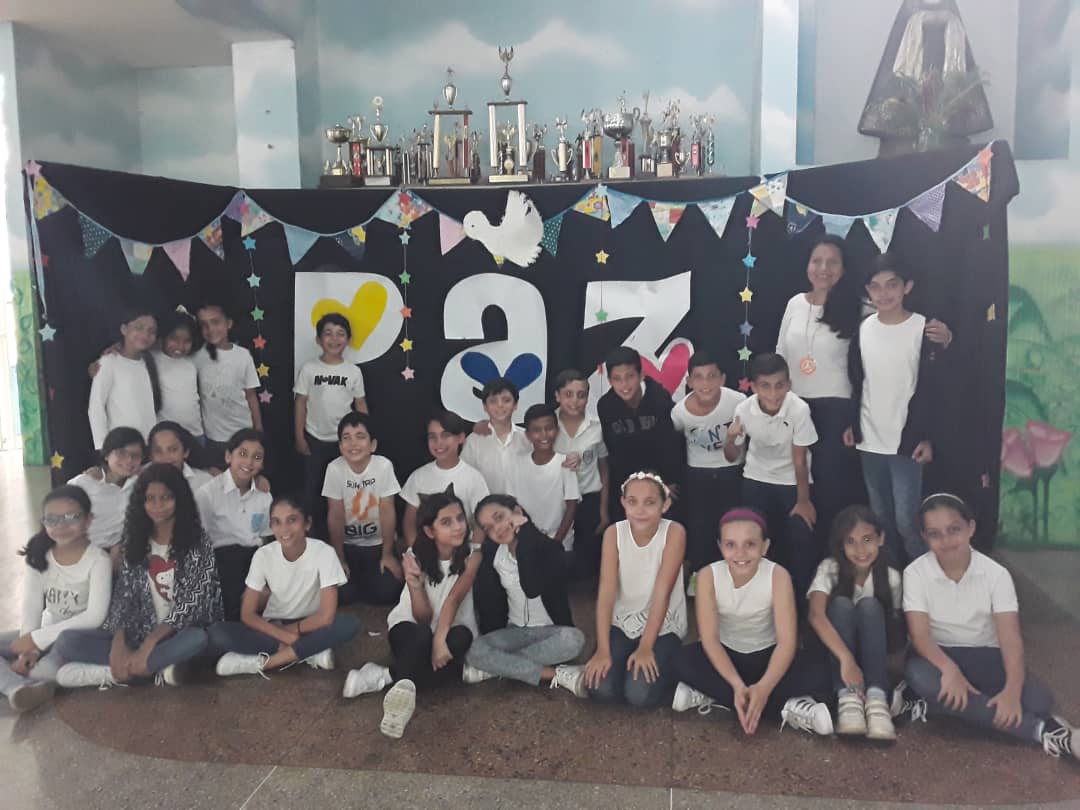 CRAjuanito's tweet photo. Disfrutamos de un grandioso ambiente lleno de paz, armonía y buena convivencia en nuestra @sedejuanito @colegiojuan23 https://t.co/aoIPJwr06P