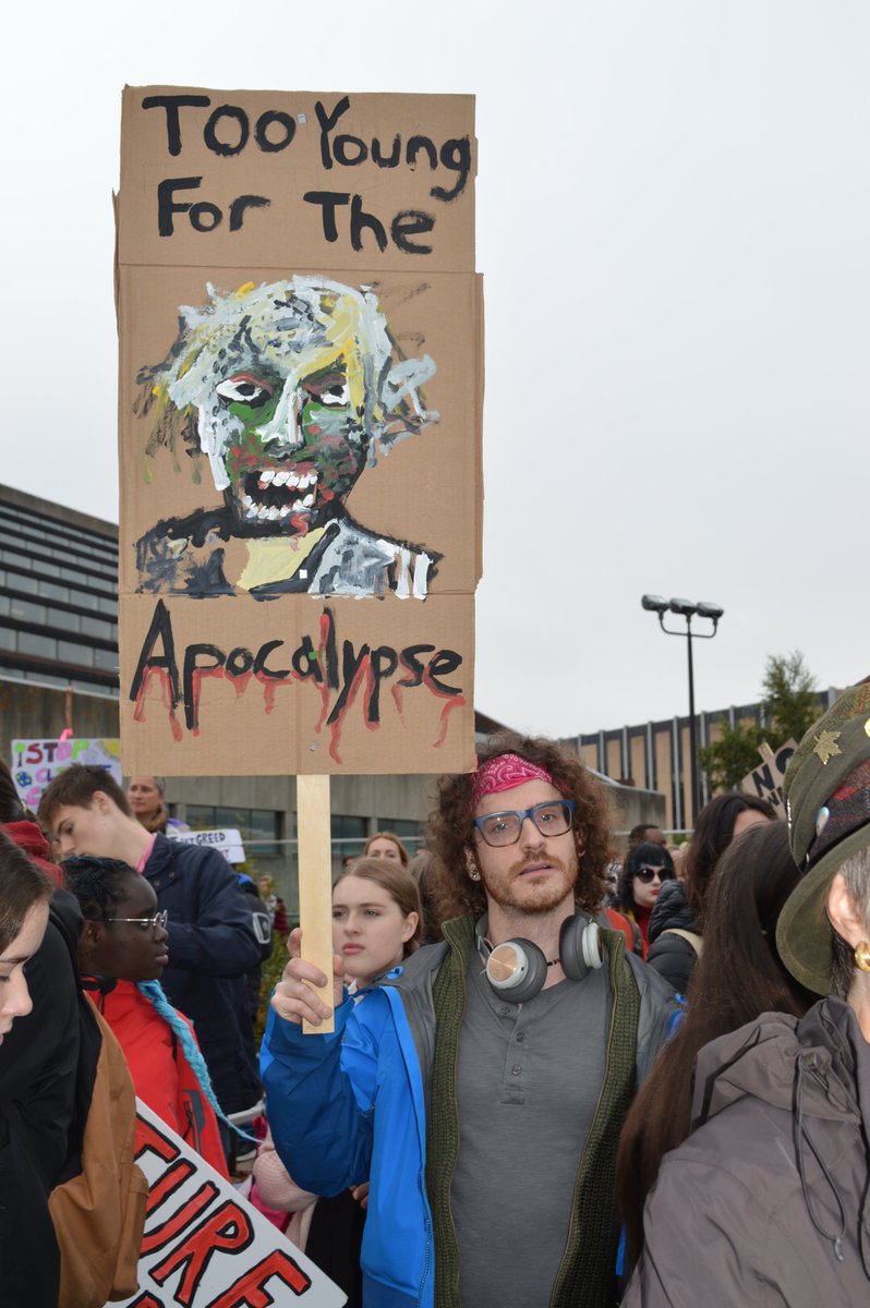 MUNFLA_Archive's tweet photo. Some of our favorite signs from today's #ClimateStrikeNL 

#ClimateStrike #FridaysForFuture #climatestrikecanada 
#ClimateAction https://t.co/CHZJCaq4Zz