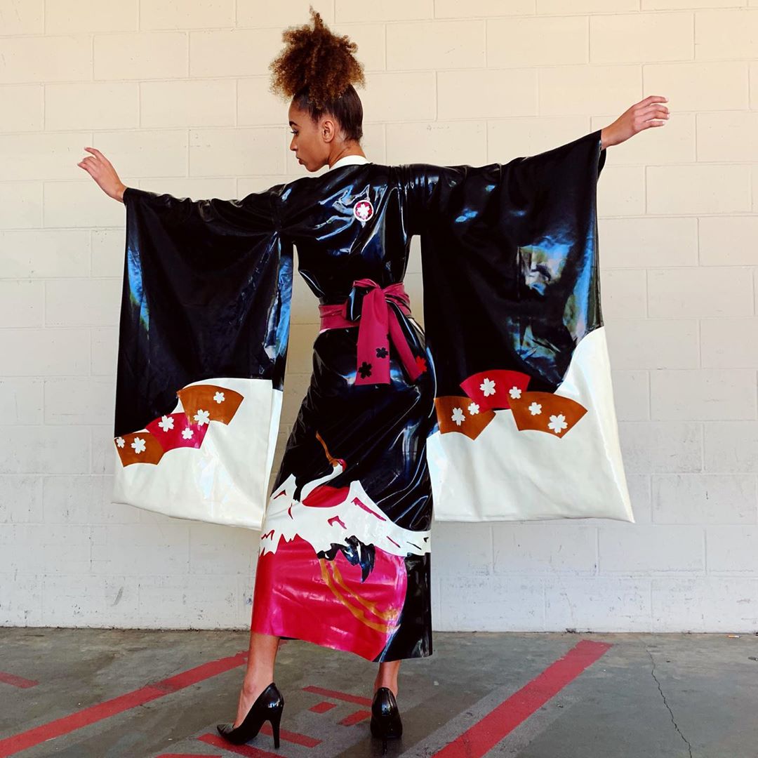 Latex kitscH on Twitter: "@Dawnamatrix Dawnamatrix kimono fashion show at @japanfest_atlanta by @dawnamatrix | #latexfashion #kimono #latexdress #kitsuke #cosplay #cyberpunk #ラバー #fashion https://t.co/VDxx080DqE" / Twitter